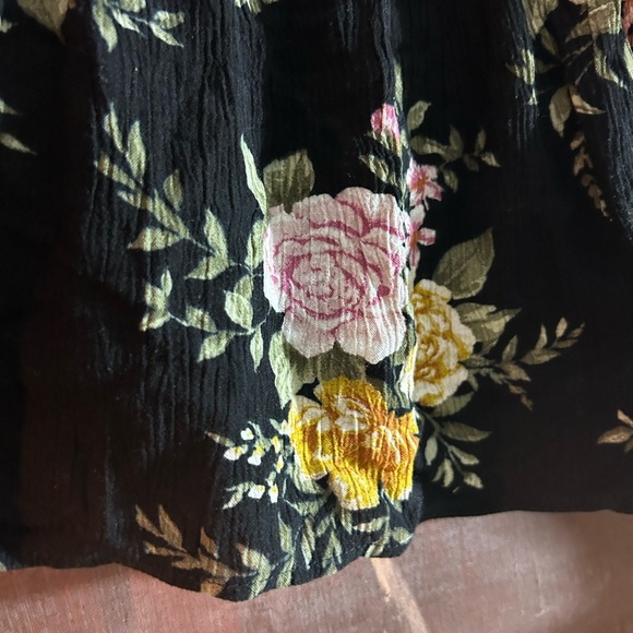 American Eagle Outfitters Boho Black Floral Top Size Small - Picture 3 of 16
